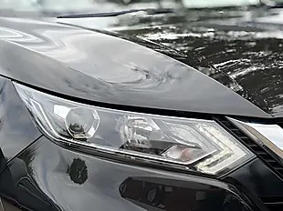 Used 2019 Nissan Qashqai N-Connecta Pearl Black - Interior and Exterior details 7