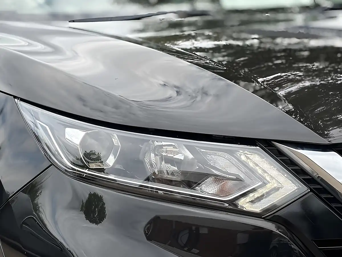 Used 2019 Nissan Qashqai N-Connecta Pearl Black - Interior and Exterior details 7