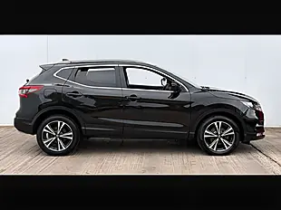 Used 2019 Nissan Qashqai N-Connecta Pearl Black - Interior and Exterior details 9