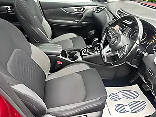 Used 2019 Nissan Qashqai N-Connecta Red - Interior and Exterior details 11
