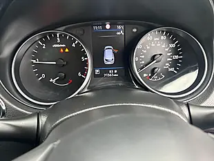 Used 2019 Nissan Qashqai N-Connecta Red - Interior and Exterior details 14