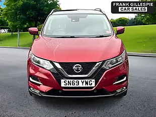 Used 2019 Nissan Qashqai N-Connecta Red - Interior and Exterior details 4