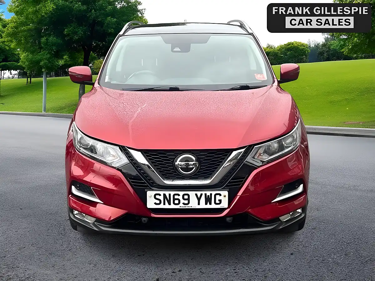 Used 2019 Nissan Qashqai N-Connecta Red - Interior and Exterior details 4