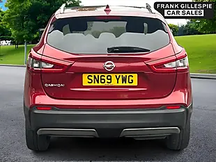 Used 2019 Nissan Qashqai N-Connecta Red - Interior and Exterior details 7