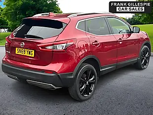 Used 2019 Nissan Qashqai N-Connecta Red - Interior and Exterior details 8