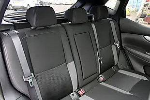 Used 2019 Nissan Qashqai N-Connecta Red - Interior and Exterior details 12