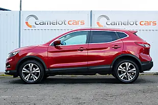 Used 2019 Nissan Qashqai N-Connecta Red - Interior and Exterior details 4