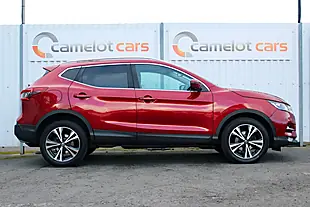 Used 2019 Nissan Qashqai N-Connecta Red - Interior and Exterior details 5