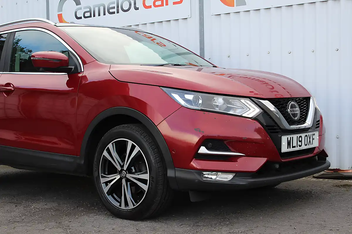 Used 2019 Nissan Qashqai N-Connecta Red - Interior and Exterior details 9