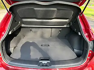 Used 2019 Nissan Qashqai N-Connecta Red - Interior and Exterior details 10