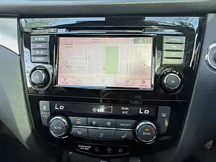 Used 2019 Nissan Qashqai N-Connecta Red - Interior and Exterior details 15
