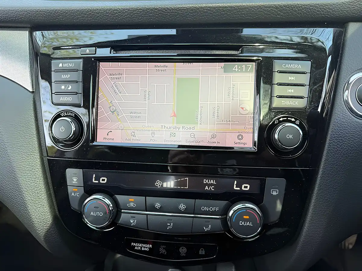 Used 2019 Nissan Qashqai N-Connecta Red - Interior and Exterior details 15