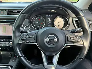 Used 2019 Nissan Qashqai N-Connecta Red - Interior and Exterior details 18