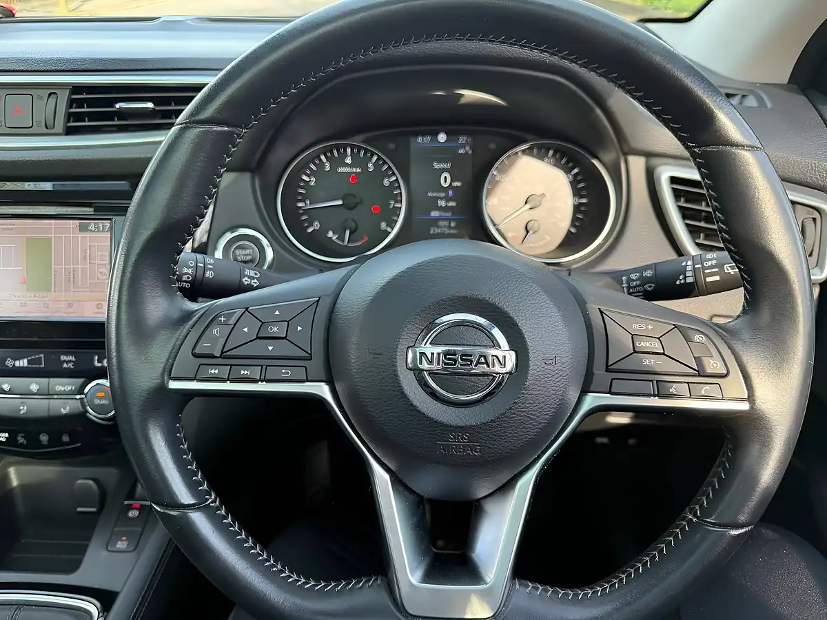 Used 2019 Nissan Qashqai N-Connecta Red - Interior and Exterior details 18