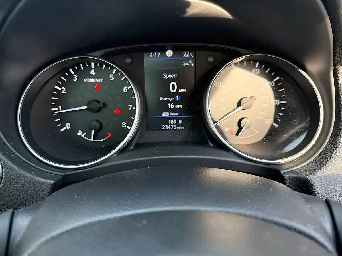 Used 2019 Nissan Qashqai N-Connecta Red - Interior and Exterior details 19
