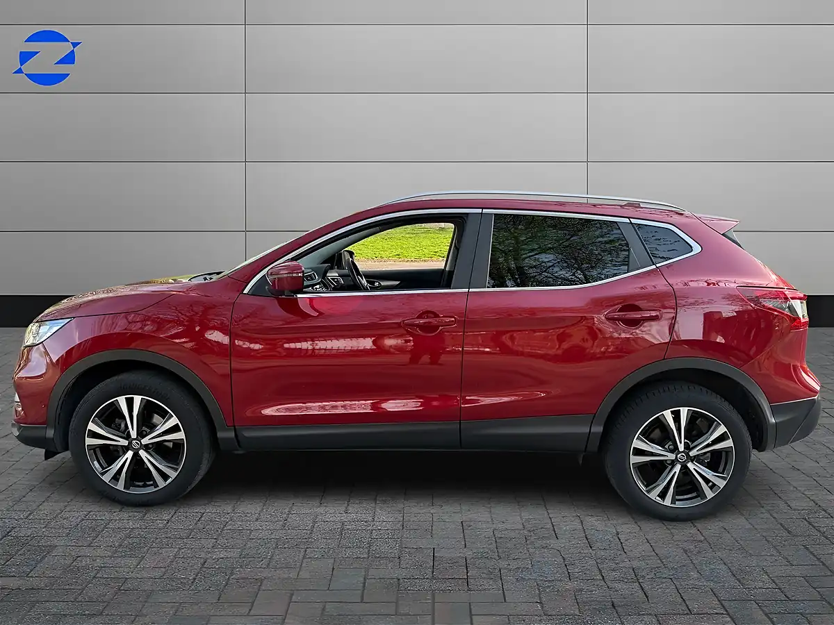 Used 2019 Nissan Qashqai N-Connecta Red - Interior and Exterior details 7