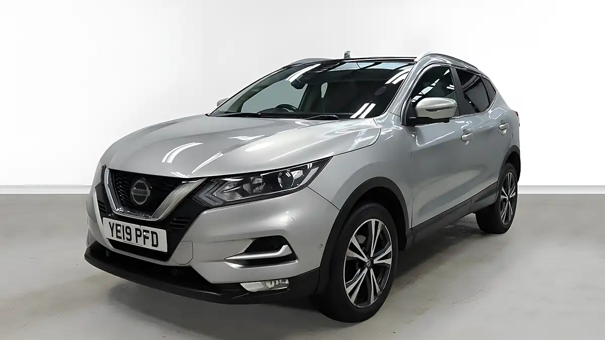 Used 2019 Nissan Qashqai N-Connecta Silver - Interior and Exterior details 2