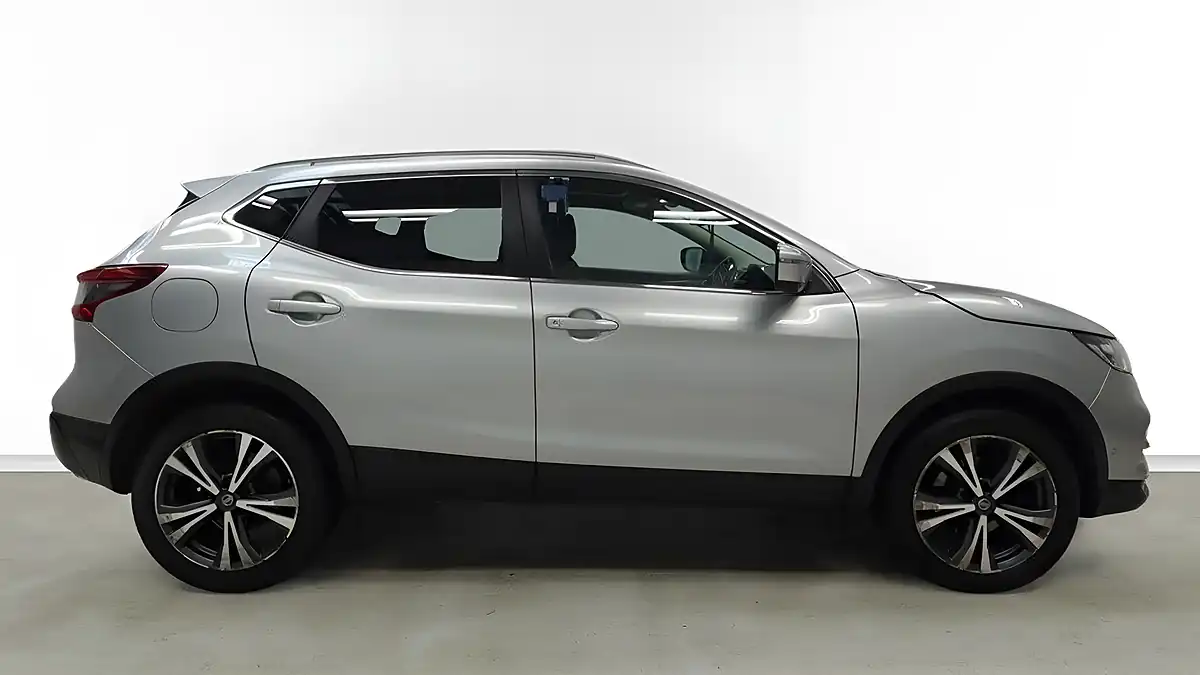 Used 2019 Nissan Qashqai N-Connecta Silver - Interior and Exterior details 5