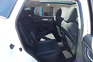 Used 2019 Nissan Qashqai N-Connecta Storm White - Interior and Exterior details 10