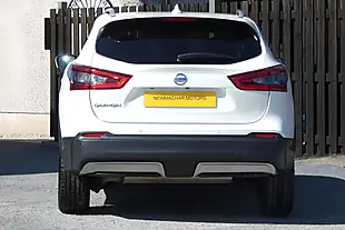 Used 2019 Nissan Qashqai N-Connecta Storm White - Interior and Exterior details 3