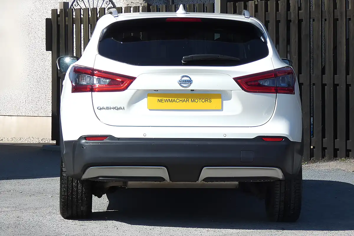 Used 2019 Nissan Qashqai N-Connecta Storm White - Interior and Exterior details 3