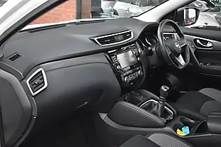 Used 2019 Nissan Qashqai N-Connecta Storm White - Interior and Exterior details 13