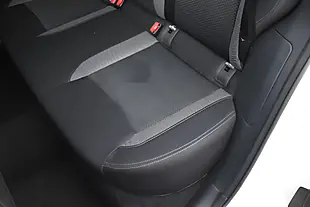 Used 2019 Nissan Qashqai N-Connecta Storm White - Interior and Exterior details 14