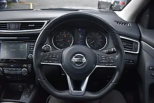 Used 2019 Nissan Qashqai N-Connecta Storm White - Interior and Exterior details 15