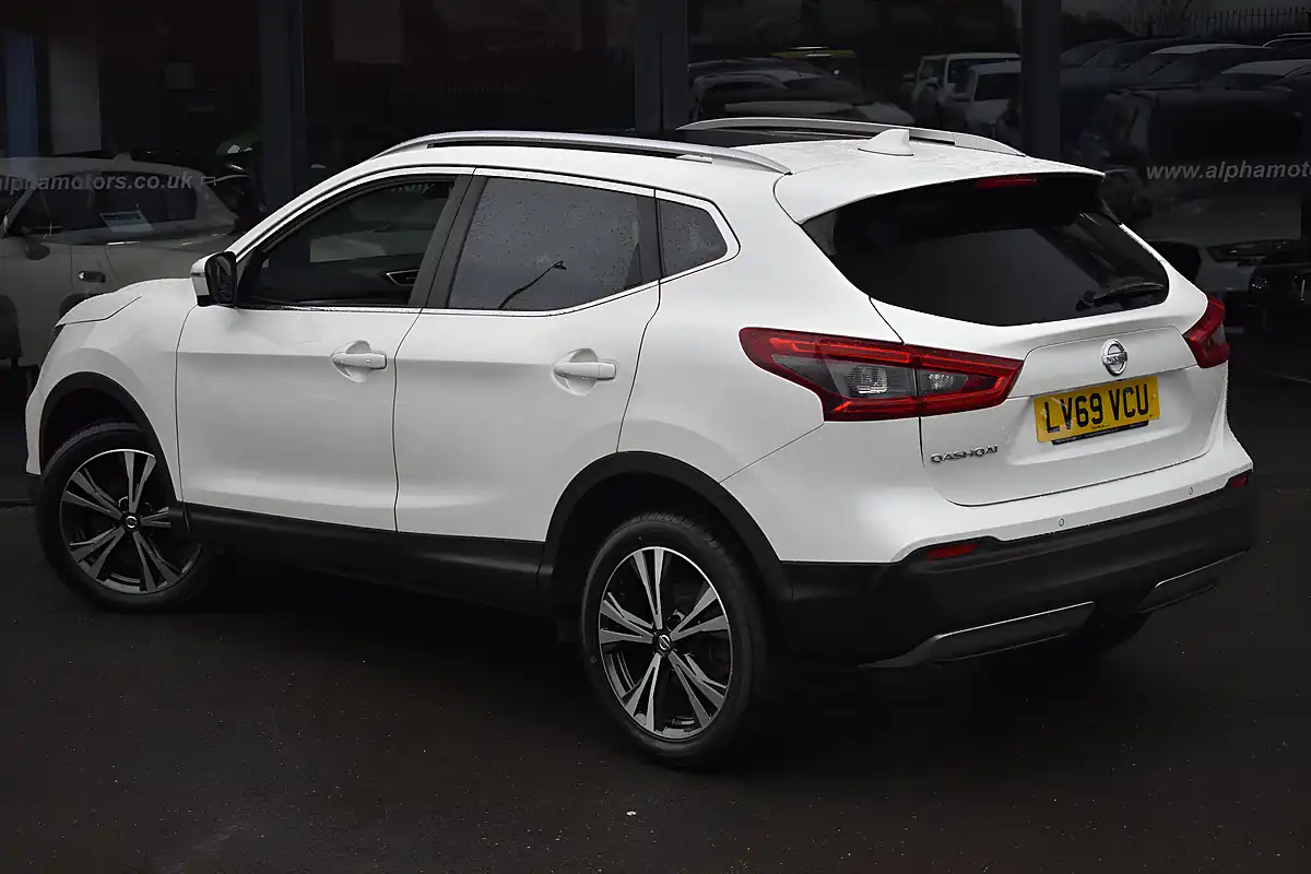 Used 2019 Nissan Qashqai N-Connecta Storm White - Interior and Exterior details 2