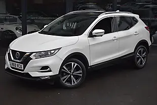 Used 2019 Nissan Qashqai N-Connecta Storm White - Interior and Exterior details 4