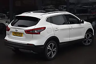 Used 2019 Nissan Qashqai N-Connecta Storm White - Interior and Exterior details 5