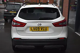 Used 2019 Nissan Qashqai N-Connecta Storm White - Interior and Exterior details 6