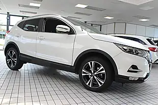 Used 2019 Nissan Qashqai N-Connecta Storm White - Interior and Exterior details 10