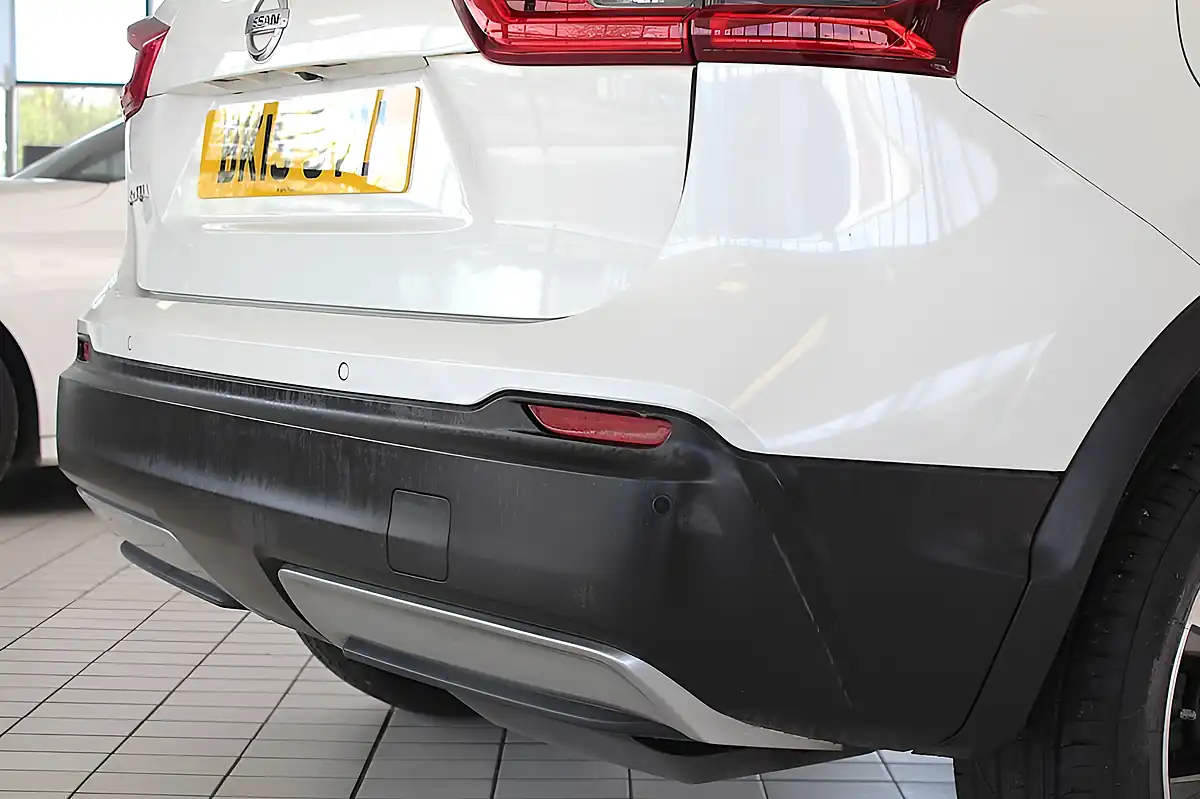 Used 2019 Nissan Qashqai N-Connecta Storm White - Interior and Exterior details 13