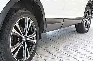 Used 2019 Nissan Qashqai N-Connecta Storm White - Interior and Exterior details 14