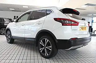 Used 2019 Nissan Qashqai N-Connecta Storm White - Interior and Exterior details 18
