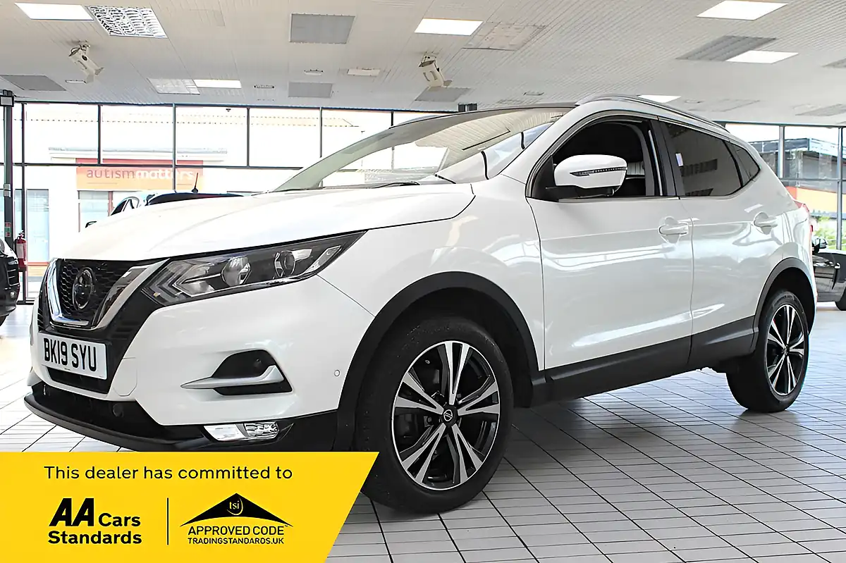 Used 2019 Nissan Qashqai N-Connecta Storm White - Interior and Exterior details 2