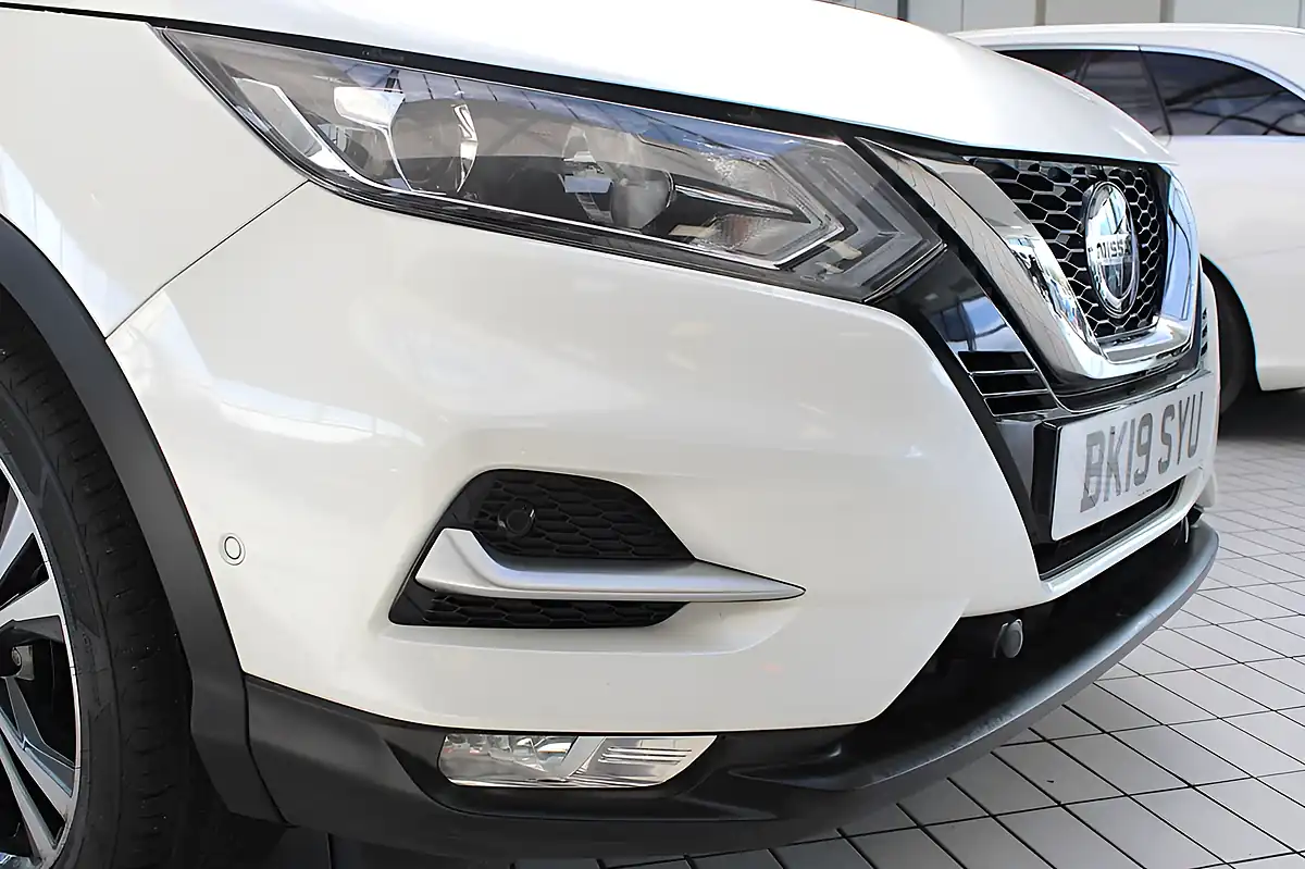 Used 2019 Nissan Qashqai N-Connecta Storm White - Interior and Exterior details 9