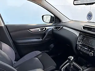 Used 2019 Nissan Qashqai N-Connecta Vivid Blue - Interior and Exterior details 10