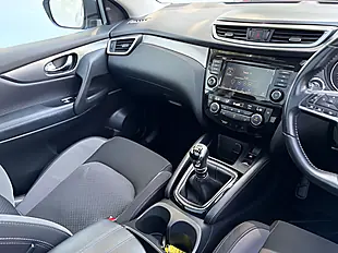 Used 2019 Nissan Qashqai N-Connecta Vivid Blue - Interior and Exterior details 11
