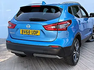 Used 2019 Nissan Qashqai N-Connecta Vivid Blue - Interior and Exterior details 13