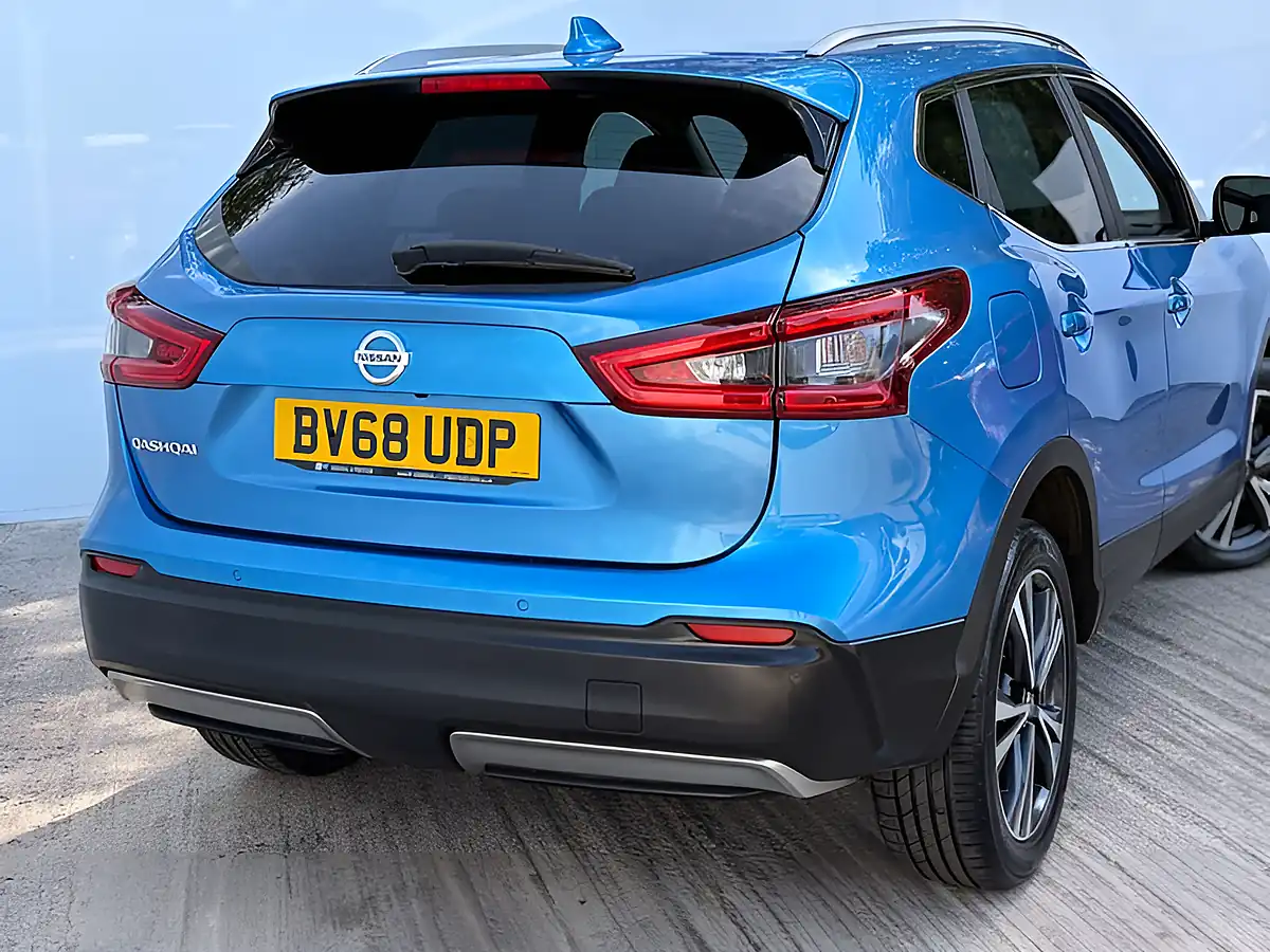 Used 2019 Nissan Qashqai N-Connecta Vivid Blue - Interior and Exterior details 13