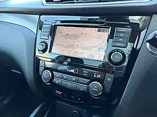 Used 2019 Nissan Qashqai N-Connecta Vivid Blue - Interior and Exterior details 16