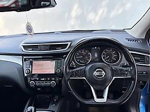Used 2019 Nissan Qashqai N-Connecta Vivid Blue - Interior and Exterior details 17