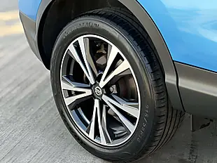 Used 2019 Nissan Qashqai N-Connecta Vivid Blue - Interior and Exterior details 7