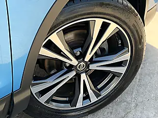 Used 2019 Nissan Qashqai N-Connecta Vivid Blue - Interior and Exterior details 8