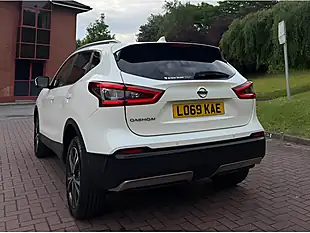 Used 2019 Nissan Qashqai N-Connecta White - Interior and Exterior details 10