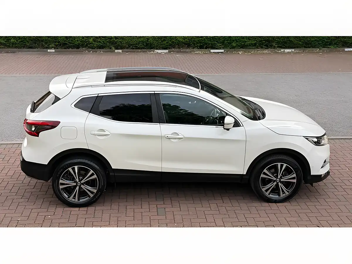 Used 2019 Nissan Qashqai N-Connecta White - Interior and Exterior details 19