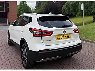 Used 2019 Nissan Qashqai N-Connecta White - Interior and Exterior details 8