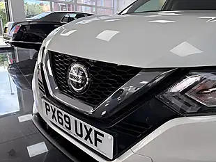 Used 2019 Nissan Qashqai N-Connecta White - Interior and Exterior details 11